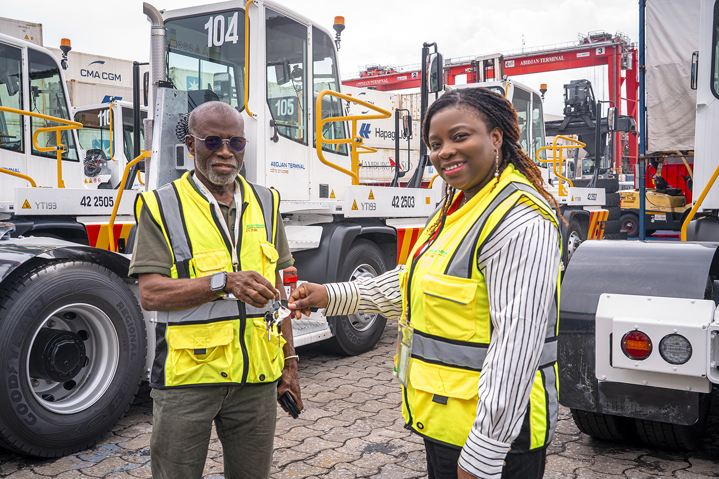 Abidjan Terminal renforce sa flotte d’engins de manutention avec l’acquisition de 10 tracteurs et 10 remorques