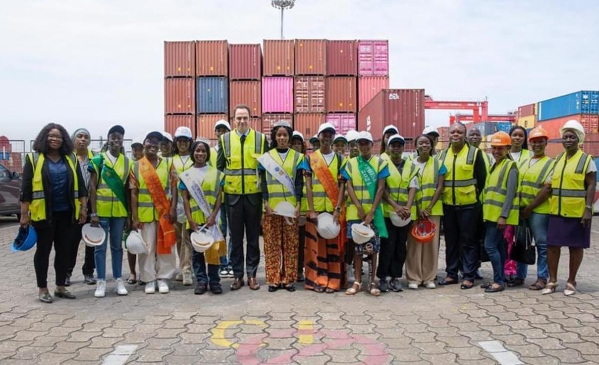 Abidjan Terminal reçoit les miss mathématiques