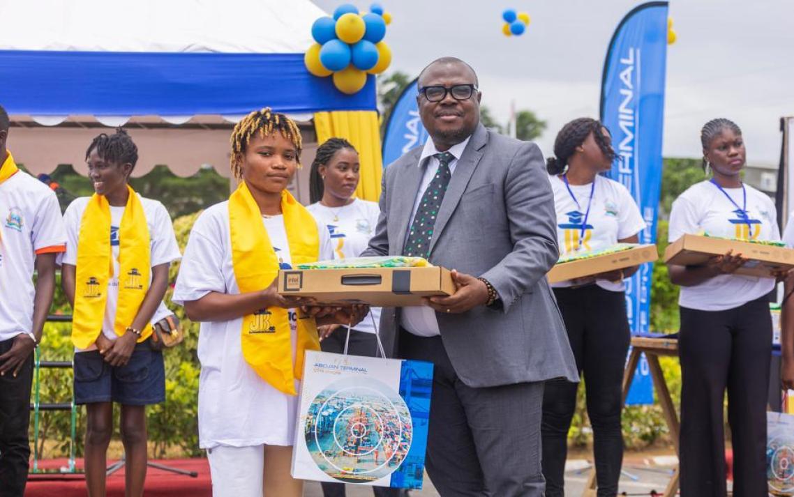 Abidjan Terminal récompense les meilleurs bacheliers de la commune de Port Bouët