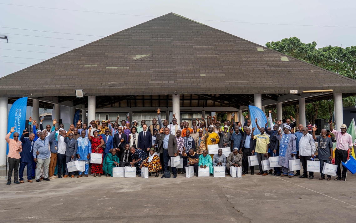 Abidjan Terminal rend hommage a 51 dockers retraites et réaffirme son engagement social